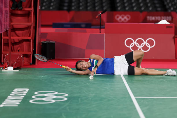 羽毛球比赛中的出界争议：球碰到线算有效吗？