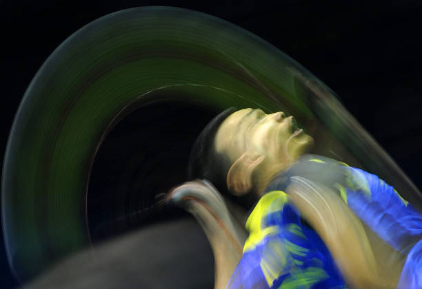 羽毛球杀球慢动作分解:手把手教你打出致命一击