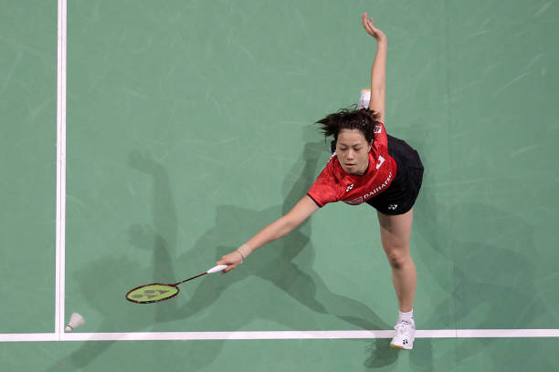 羽毛球拍磅数选择：初中生适合多少磅？