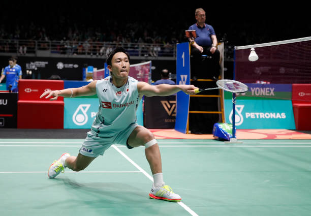 羽毛球拍参数详解:U、G、lbs等标识代表什么?