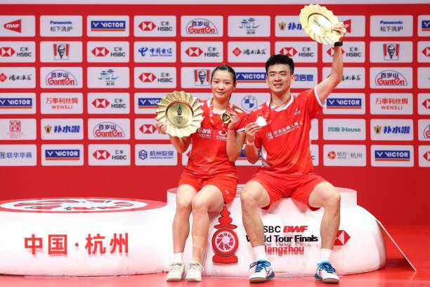 羽毛球双打站位教学 | 搭档配合的关键，攻防转换不再乱！