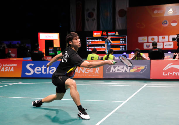 羽毛球场地尺寸规范：单打、双打及网高的详细画法