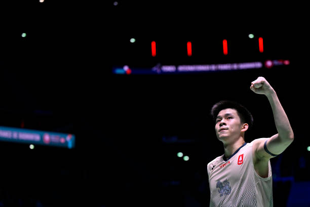 伯明顿羽毛球拍科技解析:创新设计如何提升击球体验?