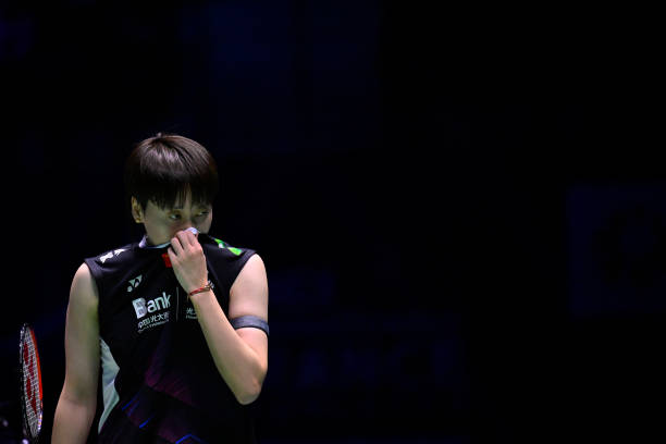 羽毛球裁判员职责：主裁、边裁与发球裁判的分工