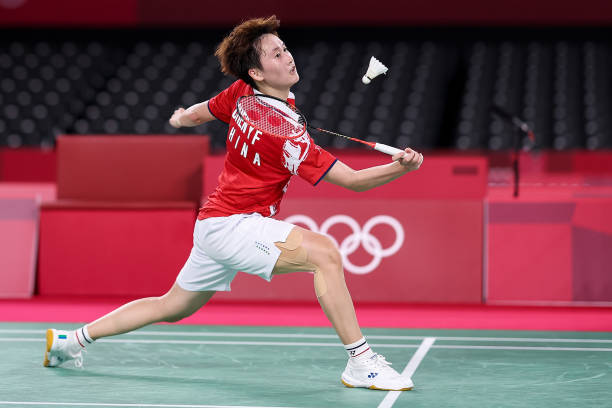 羽毛球双打发球最新规则：这些违例动作千万别犯！