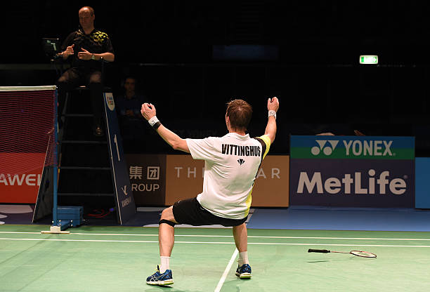 2024年尤尼克斯100ZX羽毛球拍值得买吗?优缺点全解析