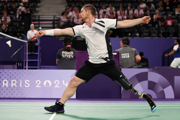 从8U到10U:如何根据打法挑选最合适的羽毛球拍?