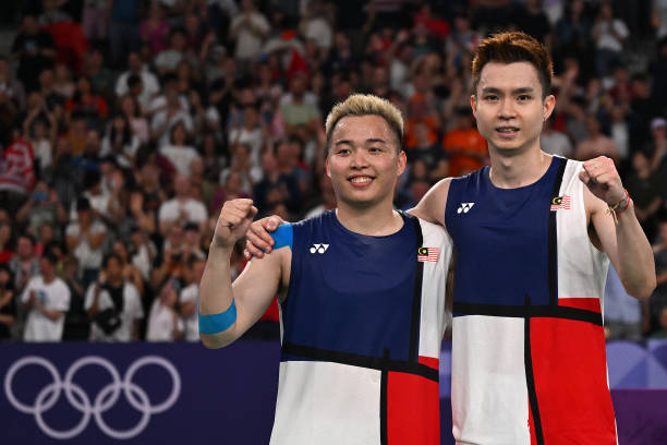 羽毛球发球秘籍：4种比赛常用发球姿势实战技巧