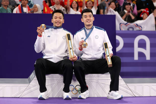 羽毛球1速 vs 2速：哪个更适合你的打法？