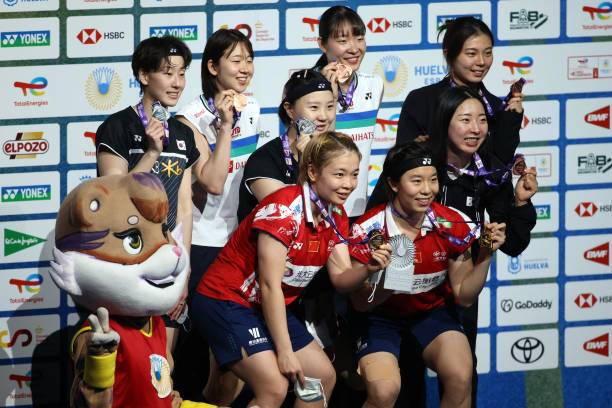 羽毛球新手必看:1速和2速球的区别及适用场景