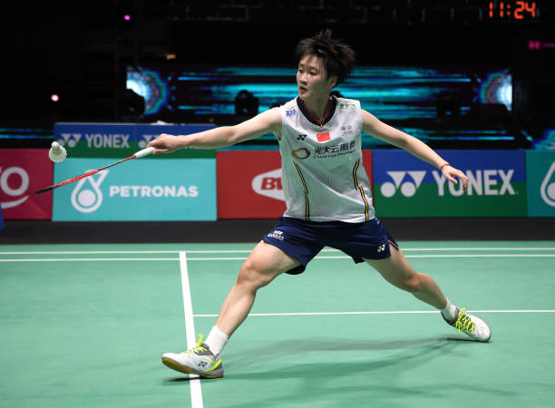 尤尼克斯 vs 李宁 vs 胜利：哪个品牌的羽毛球拍更好？