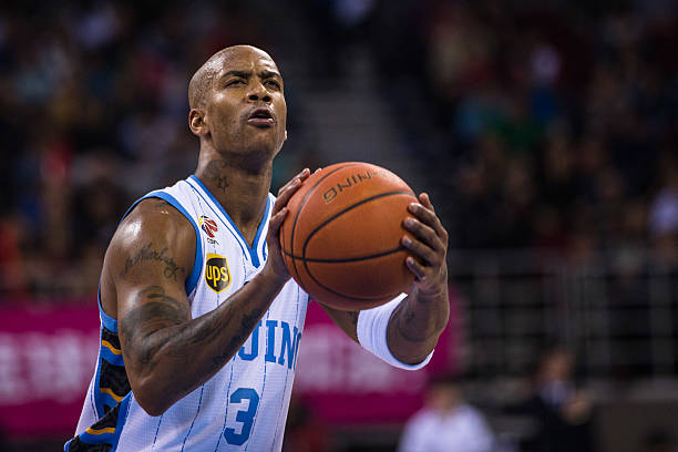 篮球规则图解手册:球员位置与职责解析