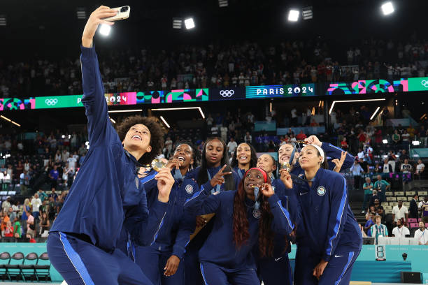 篮球犯规分类指南：个人犯规、技术犯规与违体犯规的区别