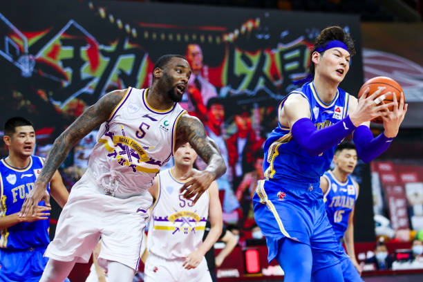 篮球蓝色深度解析:浅色系还是深色系?