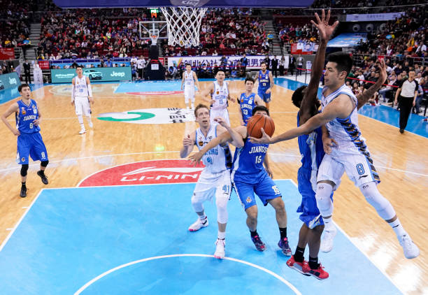 NBA雨燕直播：全方位覆盖东西部强强对话