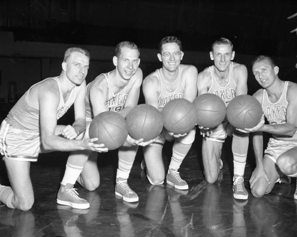 2002年选秀大会:火箭队为何用状元签选择姚明?