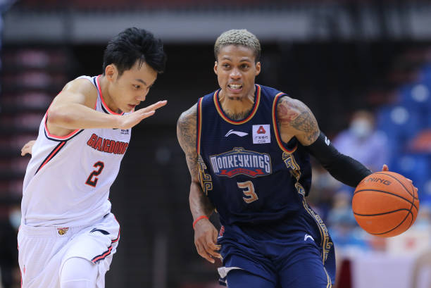 NBA2K背身单打战术指南：如何利用内线优势