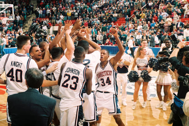 广东男篮主场作战，体育频道高清直播CBA赛事