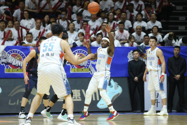 疫情如何改变NBA 2020赛季：赛程调整与球员健康管理