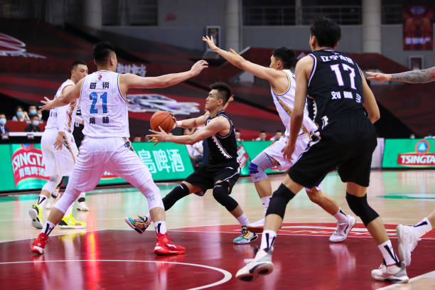 姚明荣获中国篮球杰出贡献奖，表彰其卓越成就