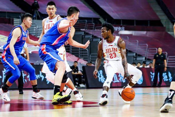 哈登首场得分细节回顾，关键球决定胜负