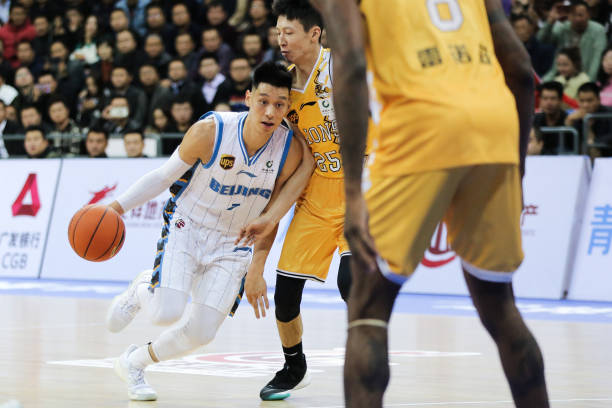 篮球爱好者必看：科比经典转身后仰跳投分步教学