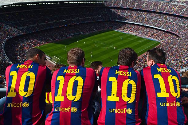 边线球进攻干扰球的争议案例分析与解读