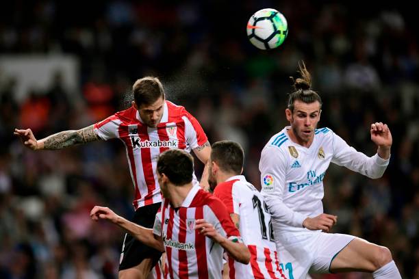 回顾0203赛季:曼联如何力压阿森纳夺得英超冠军