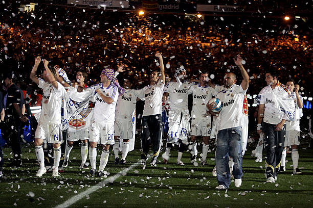 九人制足球场标准尺寸：场地面积和划线细节