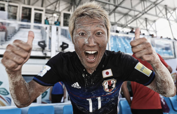 战术分析：定位球、任意球和角球在比赛中的不同运用