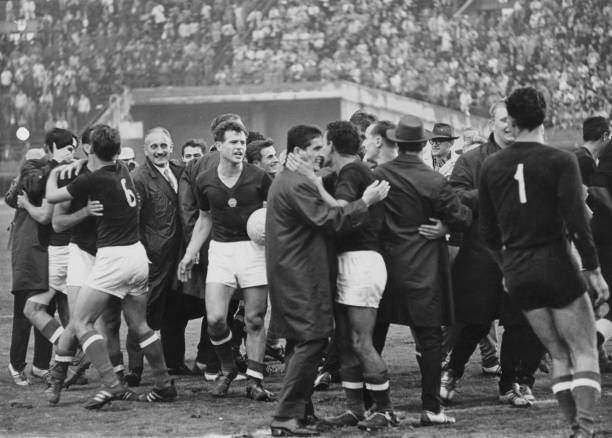 足球史上最伟大进球之一?齐达内“天外飞仙”20周年纪念