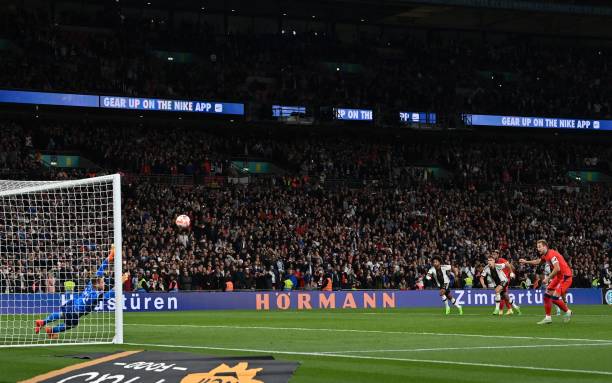 C罗、凯恩领衔！欧预赛射手榜TOP10及关键进球回顾