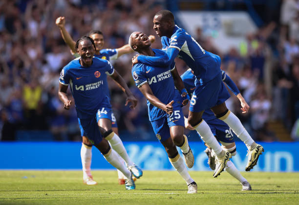 足球任意球规则详解：从判罚到执行全流程