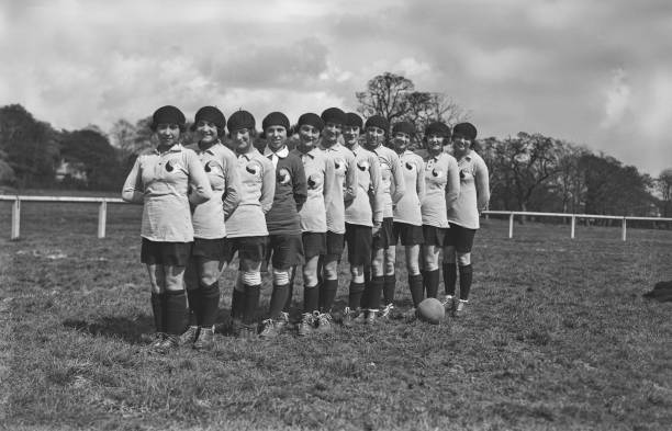 2022年梅西转会动态：加盟巴黎圣日耳曼后的首赛季表现