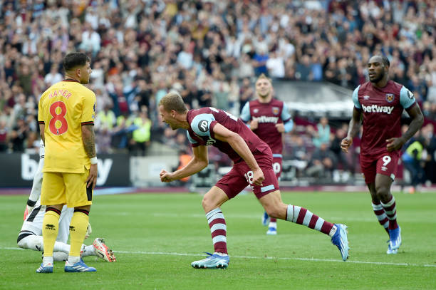 2021欧冠决赛精彩回顾:直播中的经典瞬间与进球集锦!