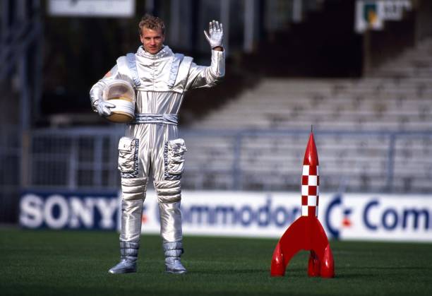 八人制足球新手必看:基础站位与跑位配合的入门教学