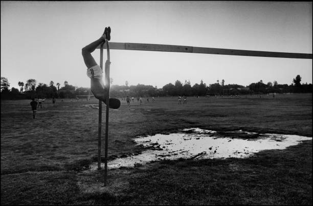 足球越位规则：门球、角球和任意球的区别