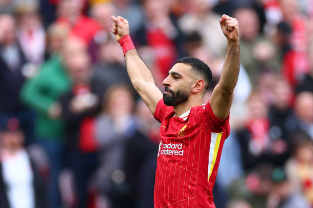 哈兰德转会多特蒙德：揭秘2000万欧元的转会费细节