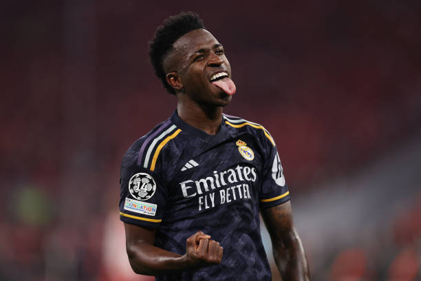 罗伯特·巴乔的18号之谜:为何在AC米兰选择这个号码?