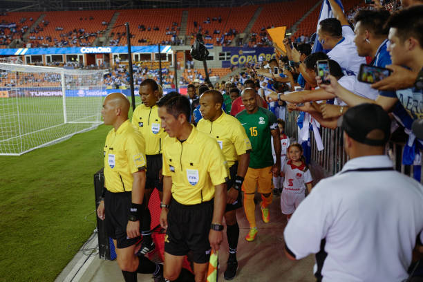 倒挂金钩足球的起源与发展历程