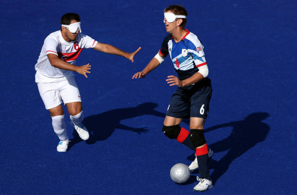 绝代双骄PK全记录：梅西与C罗的十大经典对决回放