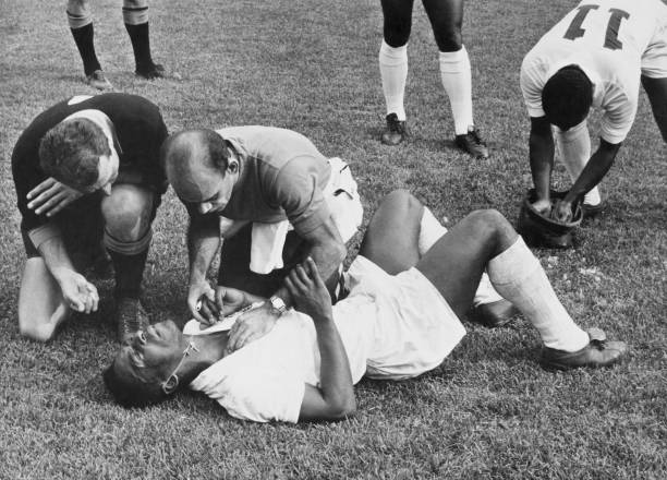 球王再显神威!梅西单场三记任意球破门