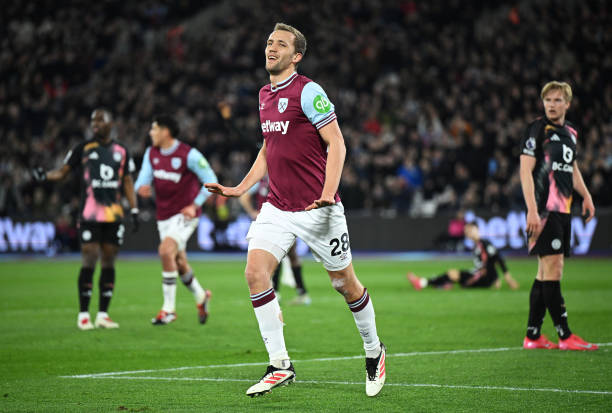 小七的时尚之路:贝克汉姆谈女儿的穿搭风格