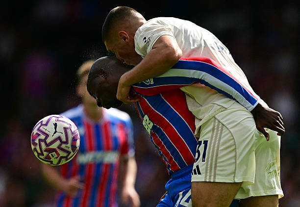 德甲经典对决：勒沃库森3-2险胜多特蒙德，阿隆索带队高歌猛进