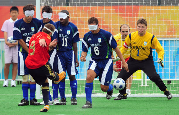 足球迷必看:点球与任意球的定义与适用场景