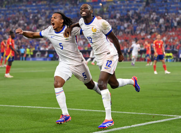 姆巴佩和罗纳尔多速度对比：年龄、爆发力和持久力的较量