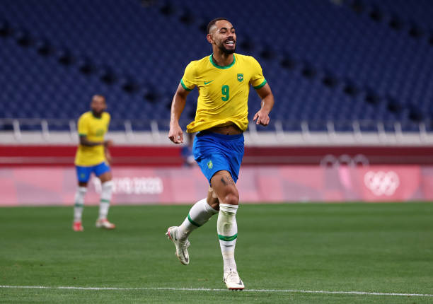 防守设置详解：PS5实况足球如何有效拦截对手