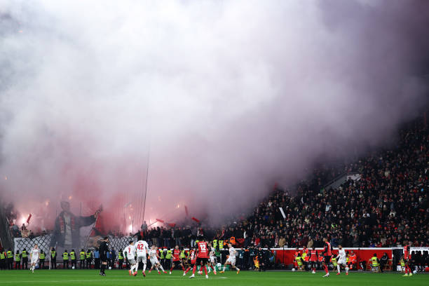 欧冠1/4决赛焦点战:曼城VS皇马,巅峰对决再上演