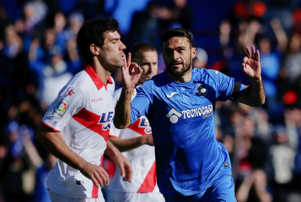 欧冠最新战况：今天凌晨冷门频出，卫冕冠军翻车？