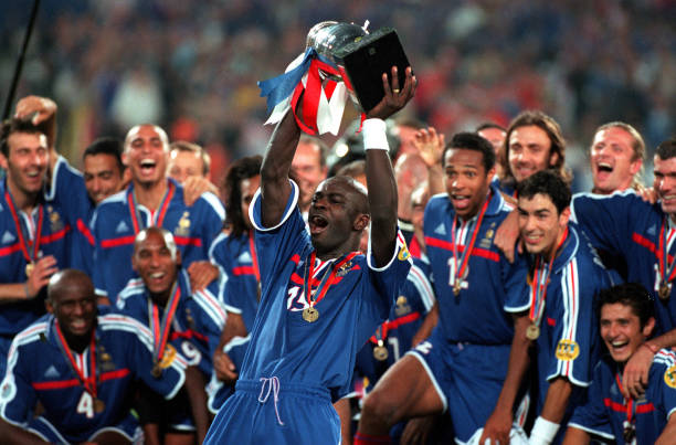 电影欧冠比赛免费直播在线观看中的亲情与成长主题分析